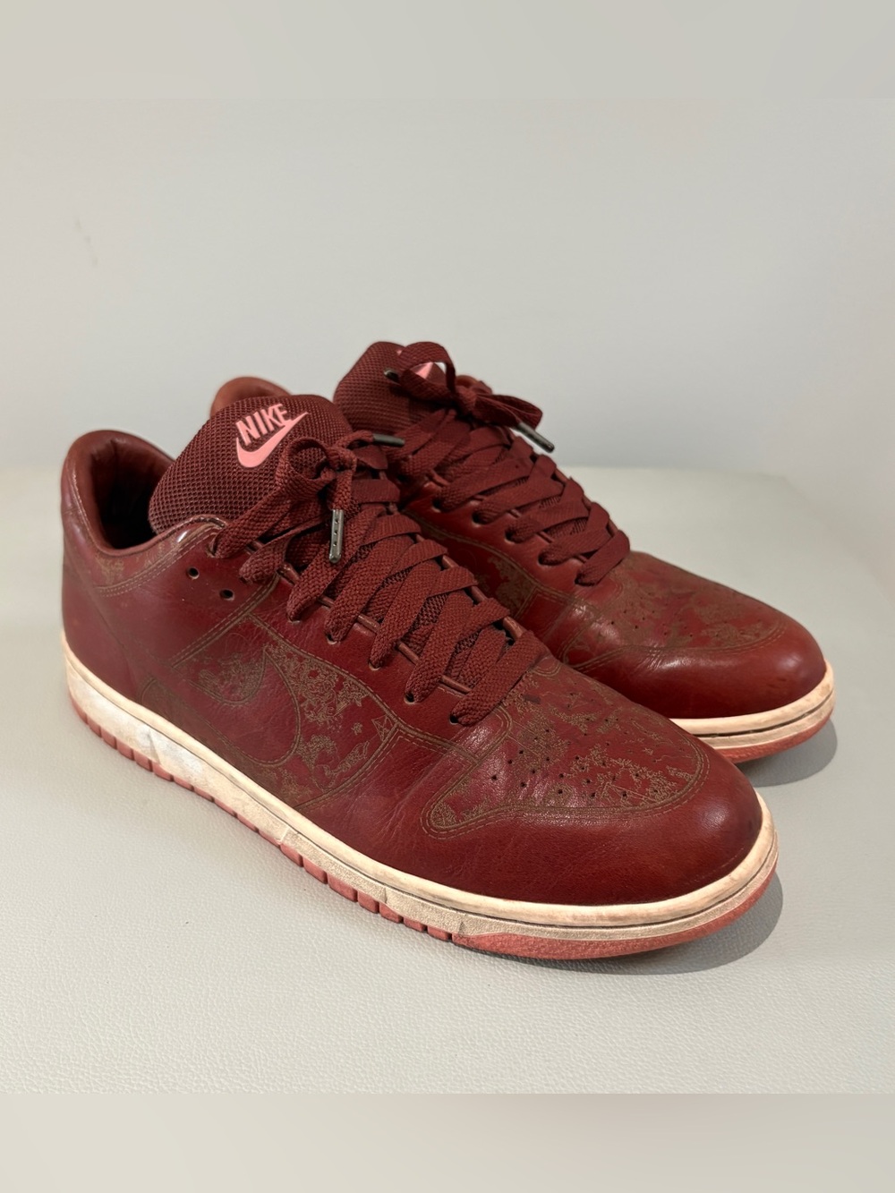 Nike Mens Dunk Low Sneakers Size 10 in Burgundy leather laser etched design EUC